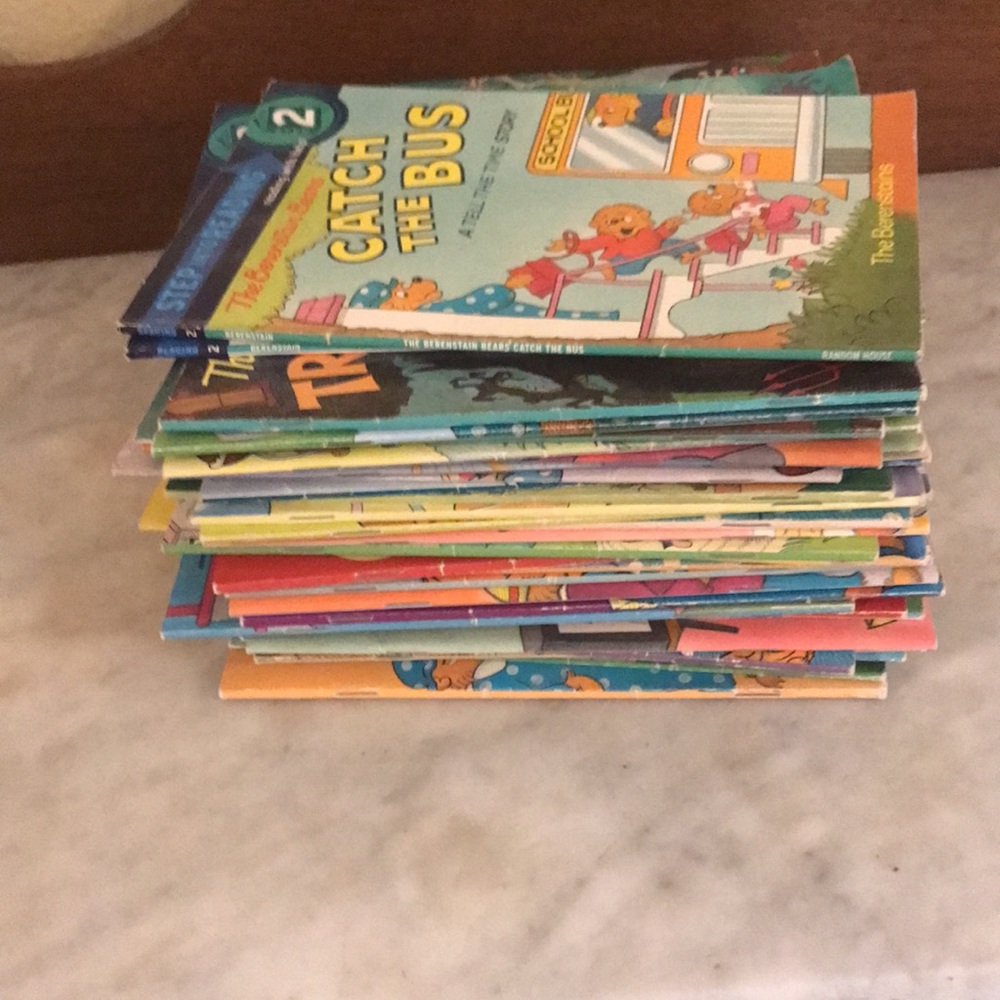 Random House-Set Of 34 Berenstain Bears Books - Picture 3 of 16